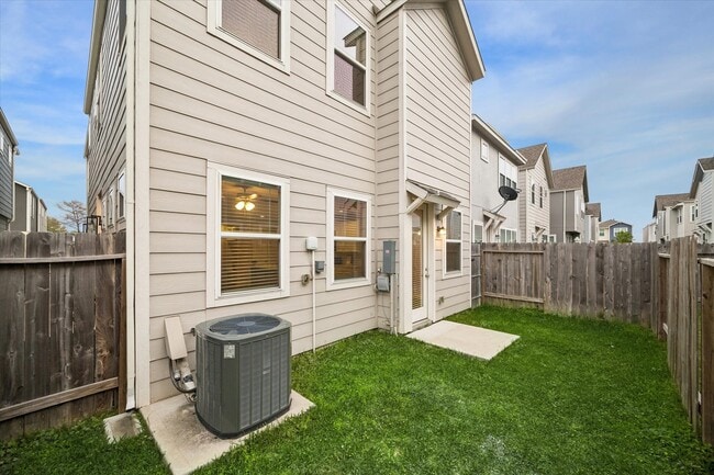 3115 Flower Market Ln