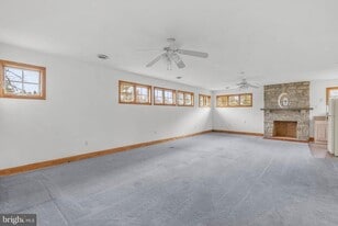 217 N Providence Rd in Wallingford, PA - Building Photo