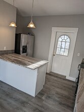 264 Elm St, Unit 1 in Biddeford, ME - Foto de edificio - Building Photo