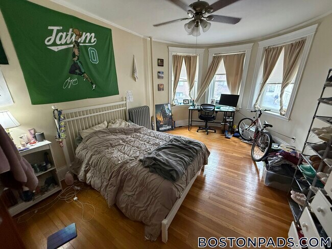 16 Fuller St, Unit 1 in Brookline, MA - Building Photo - Building Photo