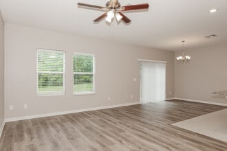 1088 Cades Cv Wy in DeLand, FL - Building Photo - Building Photo