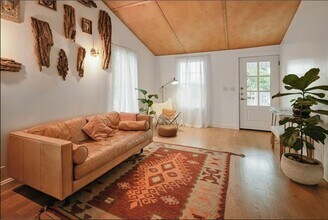 1142 Eastfield Ave in Austin, TX - Building Photo - Building Photo