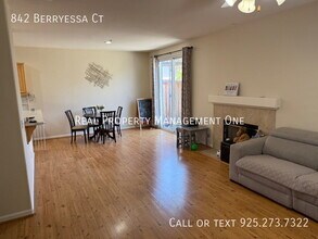 842 Berryessa Ct in Livermore, CA - Building Photo - Building Photo