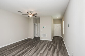 966 Kelly Fern Lp in Ruskin, FL - Building Photo - Building Photo