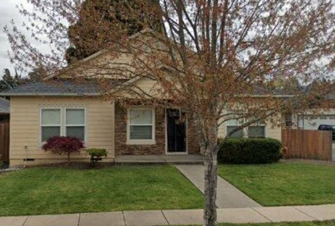 157 SW Vicki Ln in Grants Pass, OR - Foto de edificio