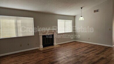240 Case Dr in Pittsburg, CA - Building Photo - Building Photo