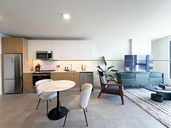 168 NW 30th St, Unit A1 in Miami, FL - Foto de edificio - Building Photo