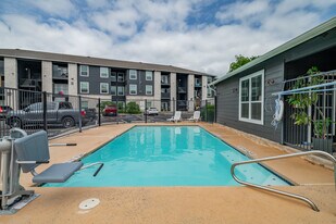 Trails at River Road (Boerne Creekside) in Boerne, TX - Building Photo