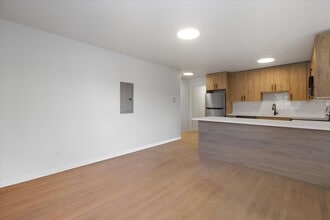 7359 N Winchester Ave in Chicago, IL - Building Photo - Building Photo