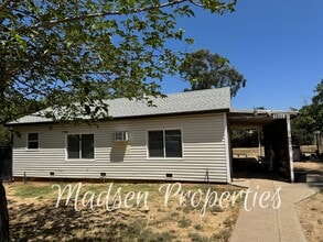 1980 Helman St in Oroville, CA - Building Photo - Building Photo