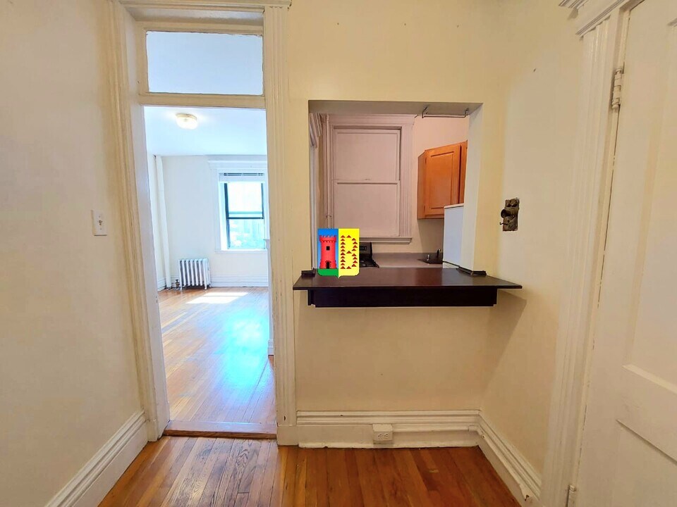 1111 Boylston St, Unit 34 in Boston, MA - Foto de edificio