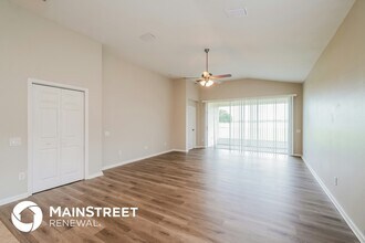 521 Painted Leaf Dr in Brooksville, FL - Building Photo - Building Photo