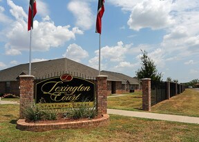 Lexington Court in Abilene, TX - Building Photo