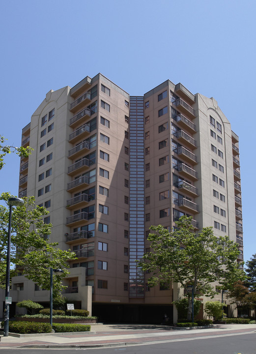 Plaza Tower Apartments in Concord, CA - Building Photo