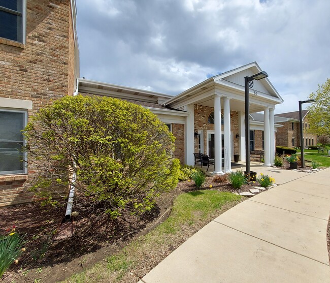 Wedgewood Manor Active Senior Living in Montgomery, IL - Building Photo - Building Photo