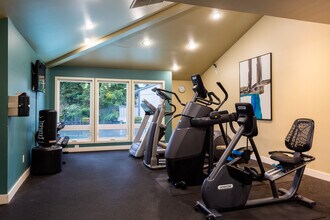 Vue at Kirkland in Kirkland, WA - Building Photo - Interior Photo