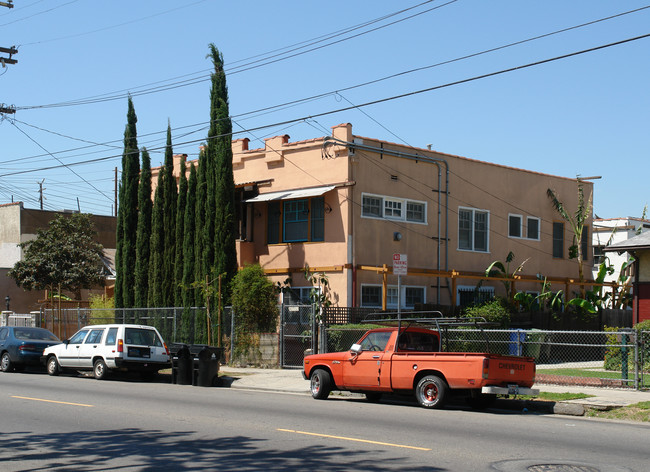 1121 N Normandie Ave in Los Angeles, CA - Building Photo - Building Photo