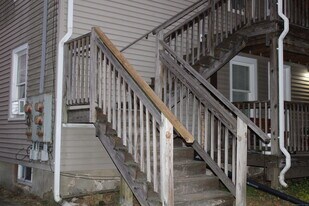 24 James St in Bristol, CT - Building Photo