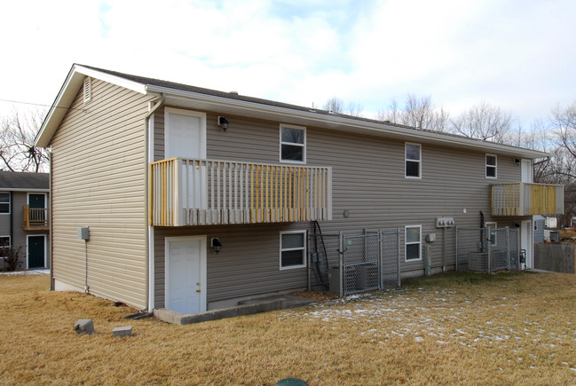 505 SW Mission Rd in Lee's Summit, MO - Foto de edificio - Building Photo