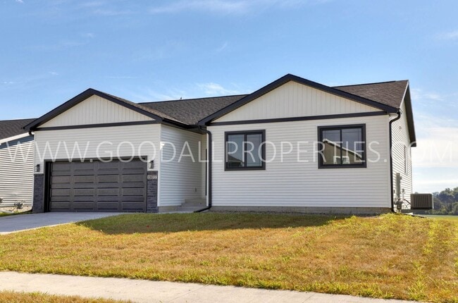 property at 1677 20th Ave SE