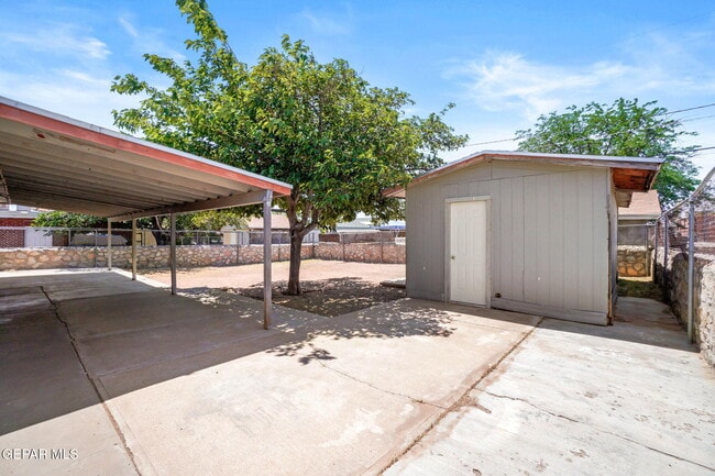 4908 Royal Dr in El Paso, TX - Building Photo - Building Photo