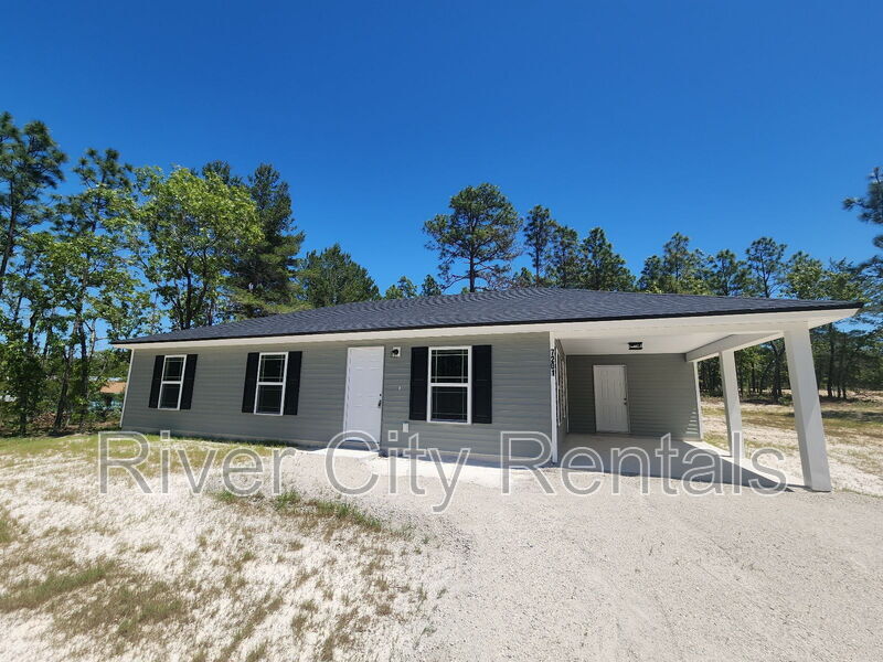 7201 Duke St in Keystone Heights, FL - Foto de edificio