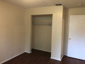 27177 Simona Ave in Brooksville, FL - Building Photo - Building Photo