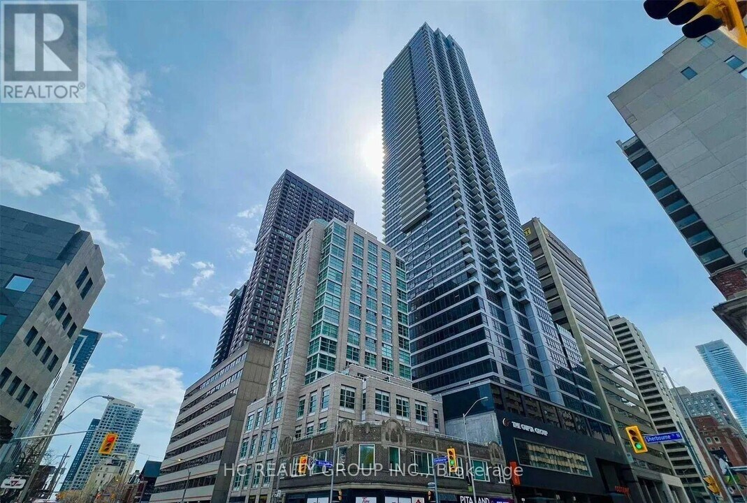 395-1395 Bloor St E in Toronto, ON - Building Photo