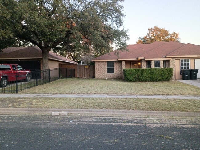 property at 2604 Lazy Ridge Dr