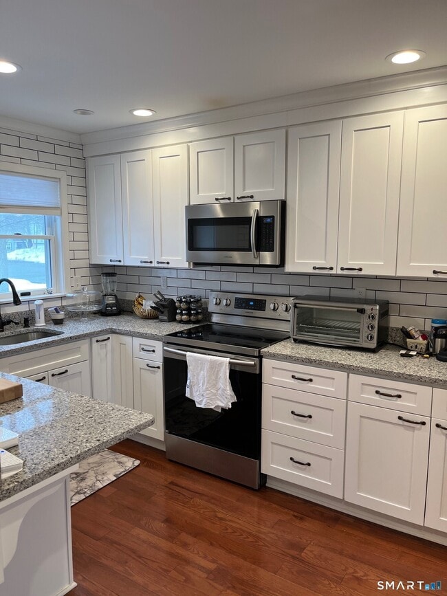 6 Timberline Dr in Farmington, CT - Building Photo - Building Photo