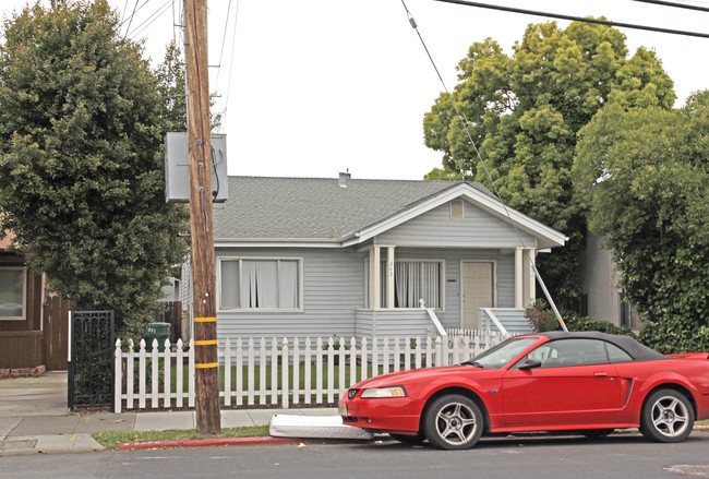 200-202 Redwood Ave in Redwood City, CA - Building Photo - Building Photo