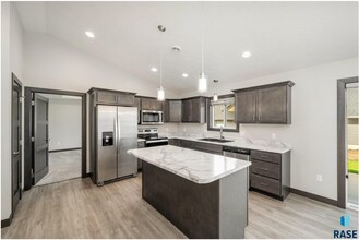 4612 W 34th St N in Sioux Falls, SD - Building Photo - Building Photo
