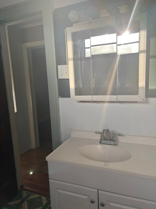 87 Dempster St, Unit Upper in Buffalo, NY - Building Photo - Building Photo