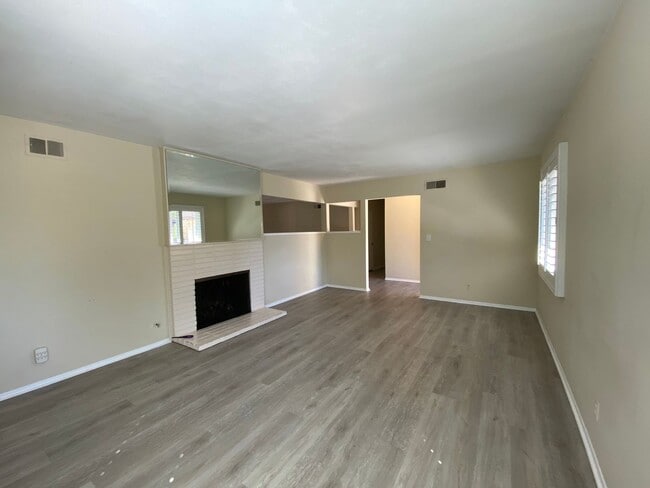 3654 Sunset Dr in Santa Barbara, CA - Building Photo - Building Photo