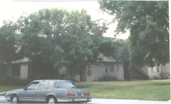 3902 Genevieve St in San Bernardino, CA - Foto de edificio - Building Photo