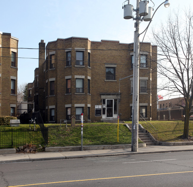 23 Jane St in Toronto, ON - Building Photo - Primary Photo