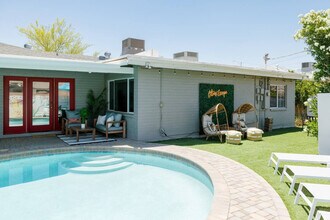 6720 E Monte Vista Rd in Scottsdale, AZ - Building Photo - Building Photo