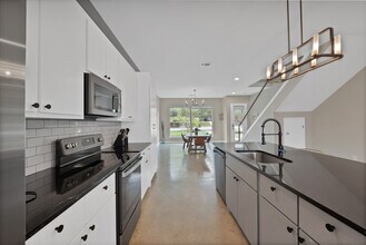 4635 Calmont Ave in Fort Worth, TX - Building Photo - Building Photo