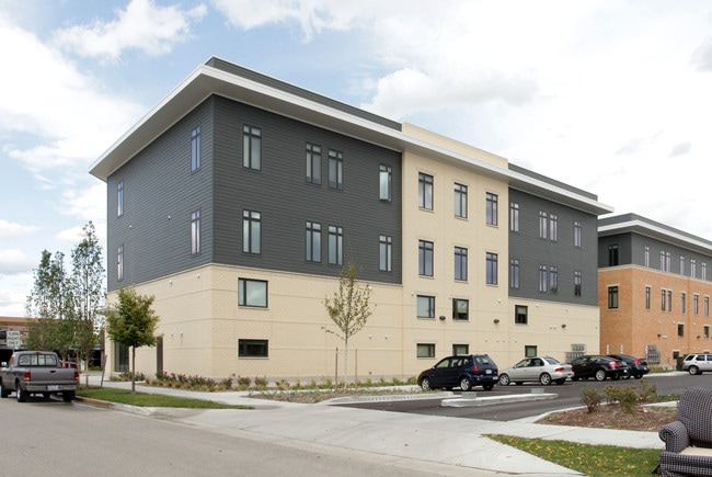 Tapestry Square in Grand Rapids, MI - Foto de edificio - Building Photo