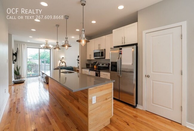 property at 2029 E Huntingdon St