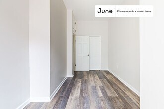 Private bedroom in 3 bed/1 bath Home in New York, NY - Building Photo - Building Photo