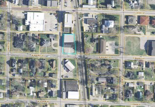 100 McCreary St in Fort Branch, IN - Foto de edificio - Building Photo
