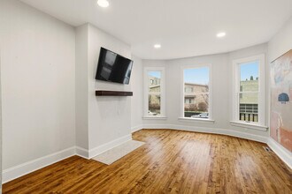 1119 E Knapp St in Milwaukee, WI - Building Photo - Building Photo