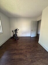 201 Chinquapin Oak Ln in Hendersonville, NC - Building Photo - Building Photo