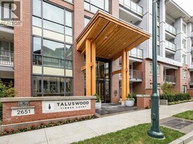 2651 Library Ln in North Vancouver, BC - Building Photo