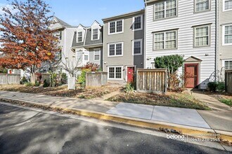 19009 Crosstie Terrace in Germantown, MD - Foto de edificio - Building Photo
