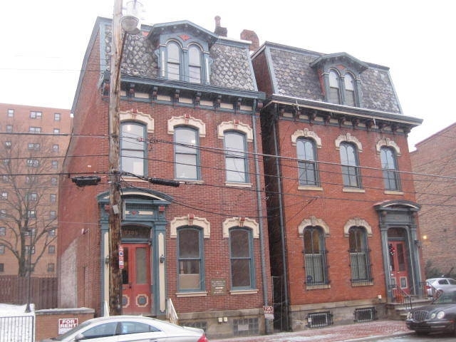 1305 Allegheny Ave in Pittsburgh, PA - Building Photo