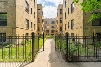 Newgard Apartments in Chicago, IL - Building Photo - Building Photo