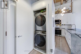 284 St Helens Ave in Toronto, ON - Building Photo - Building Photo