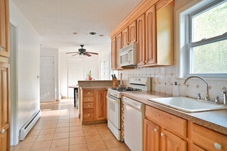 3 Linden Pl in Vernon, CT - Foto de edificio - Building Photo